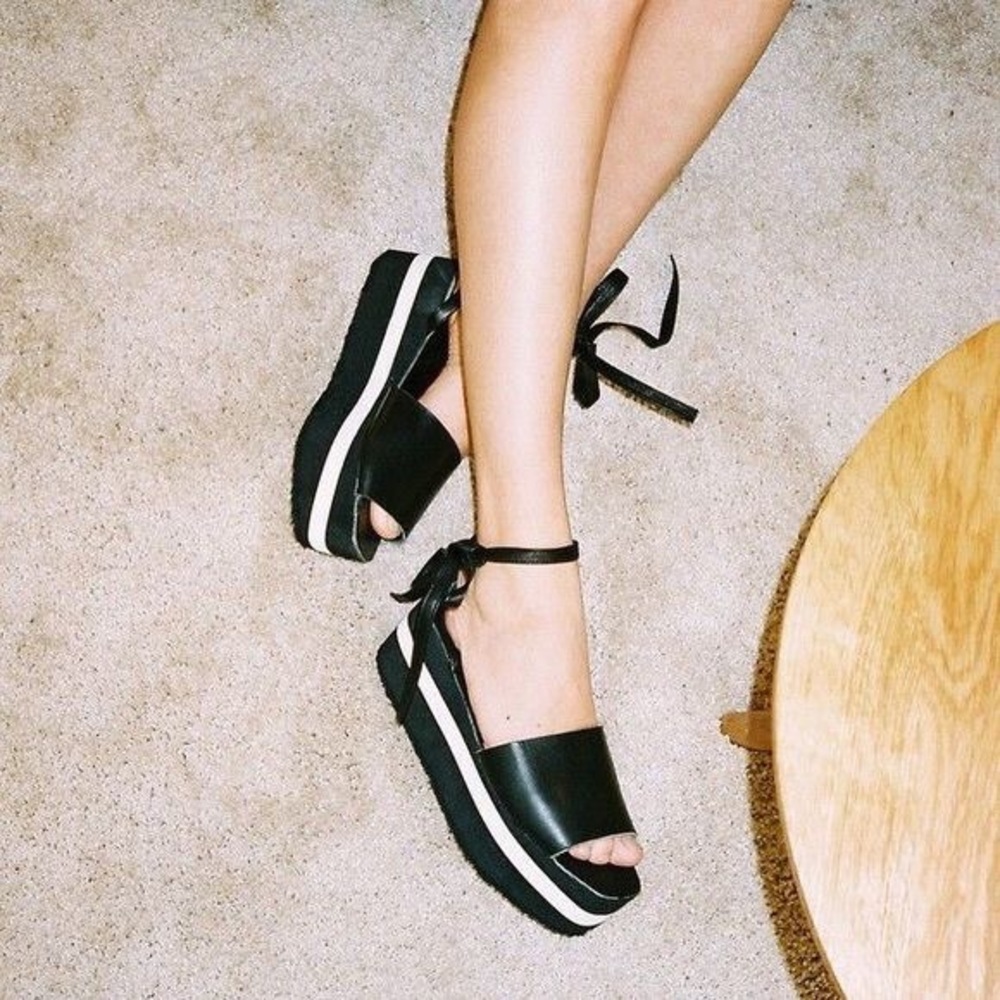 AA Straight platform sandals